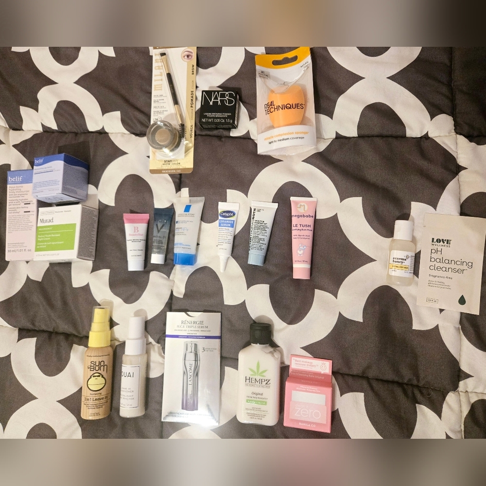 Beauty Sample Lot (19 pcs)